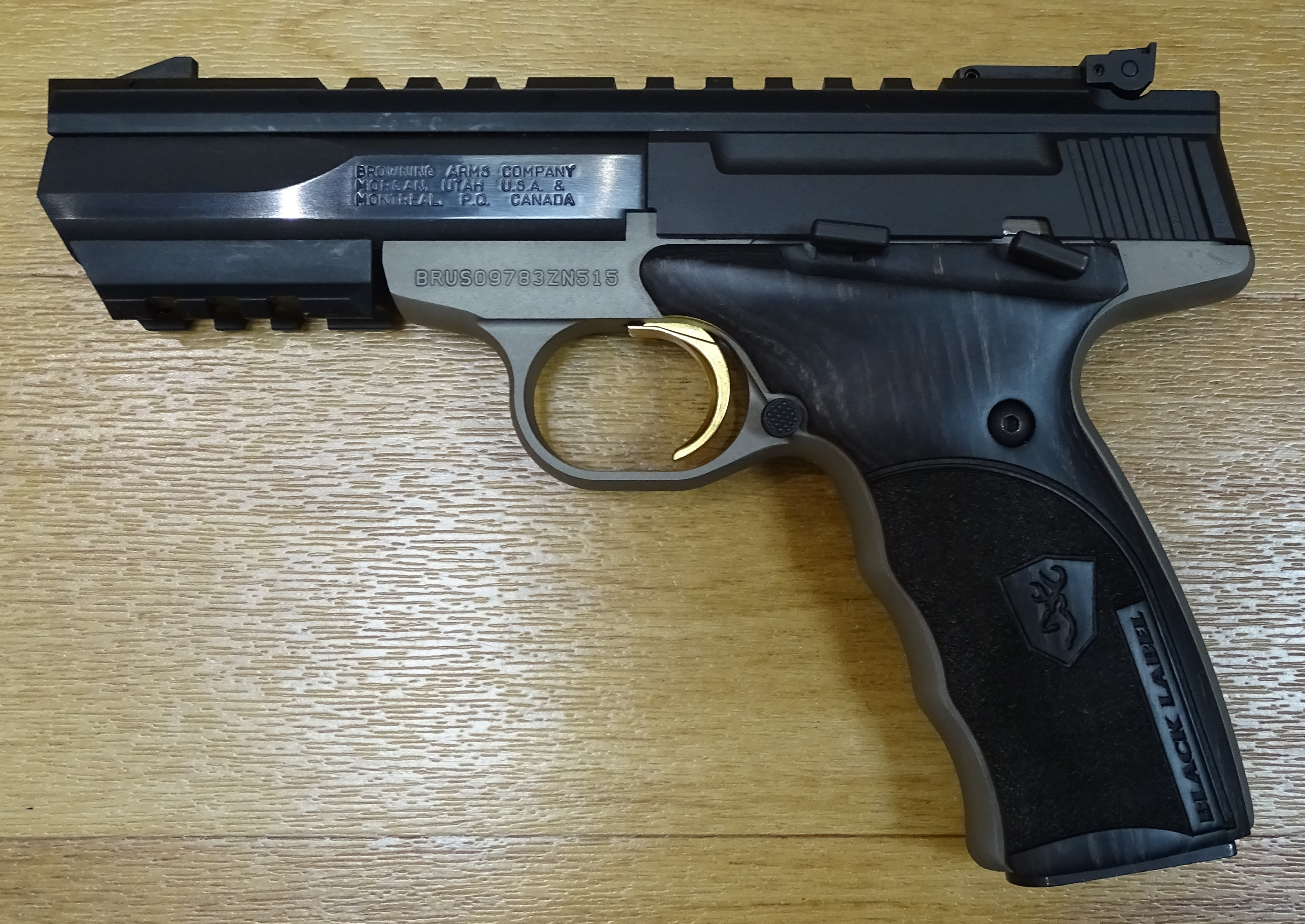 Pistolet Buck Mark Black Label