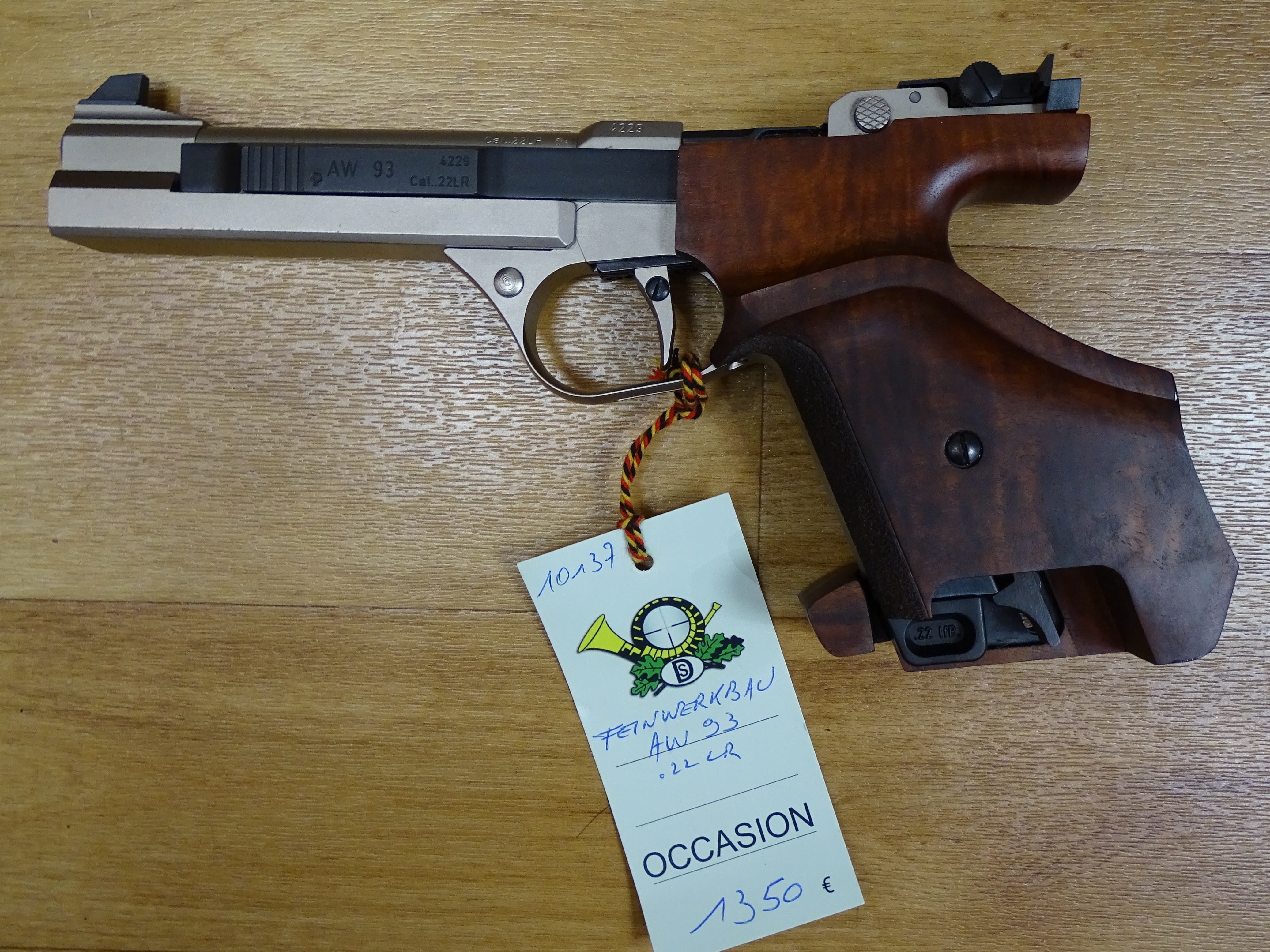 Pistolet FEINWERKBAU AW 93