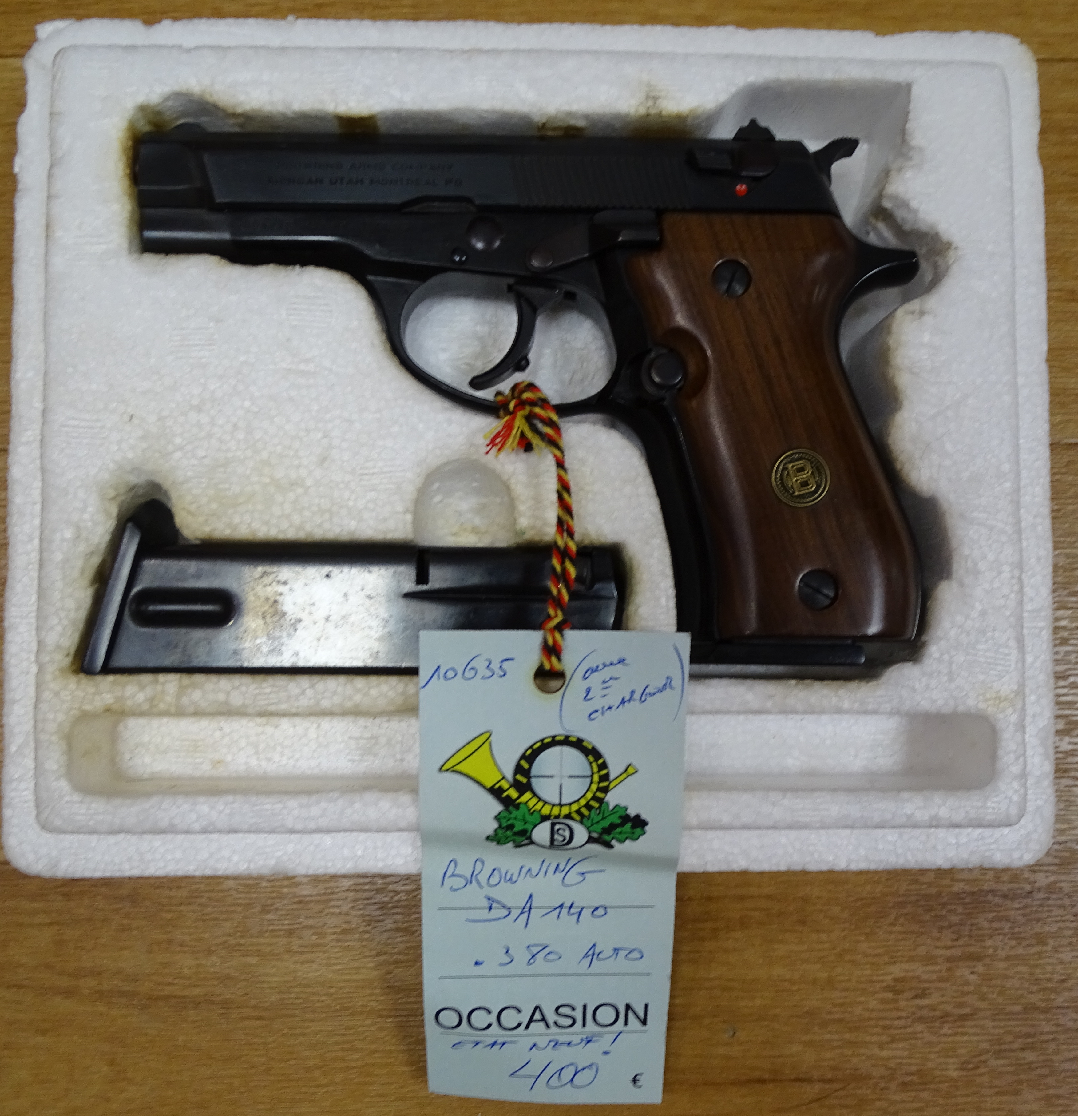 Pistolet Browning DA140